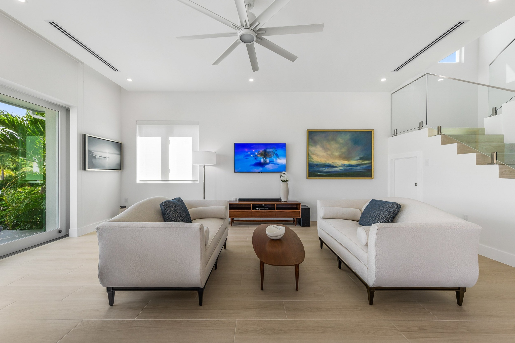 OCEANS 9 VILLA 7 WEST BAY LUXURY BEACHVIEW DETACHED HOME, KY