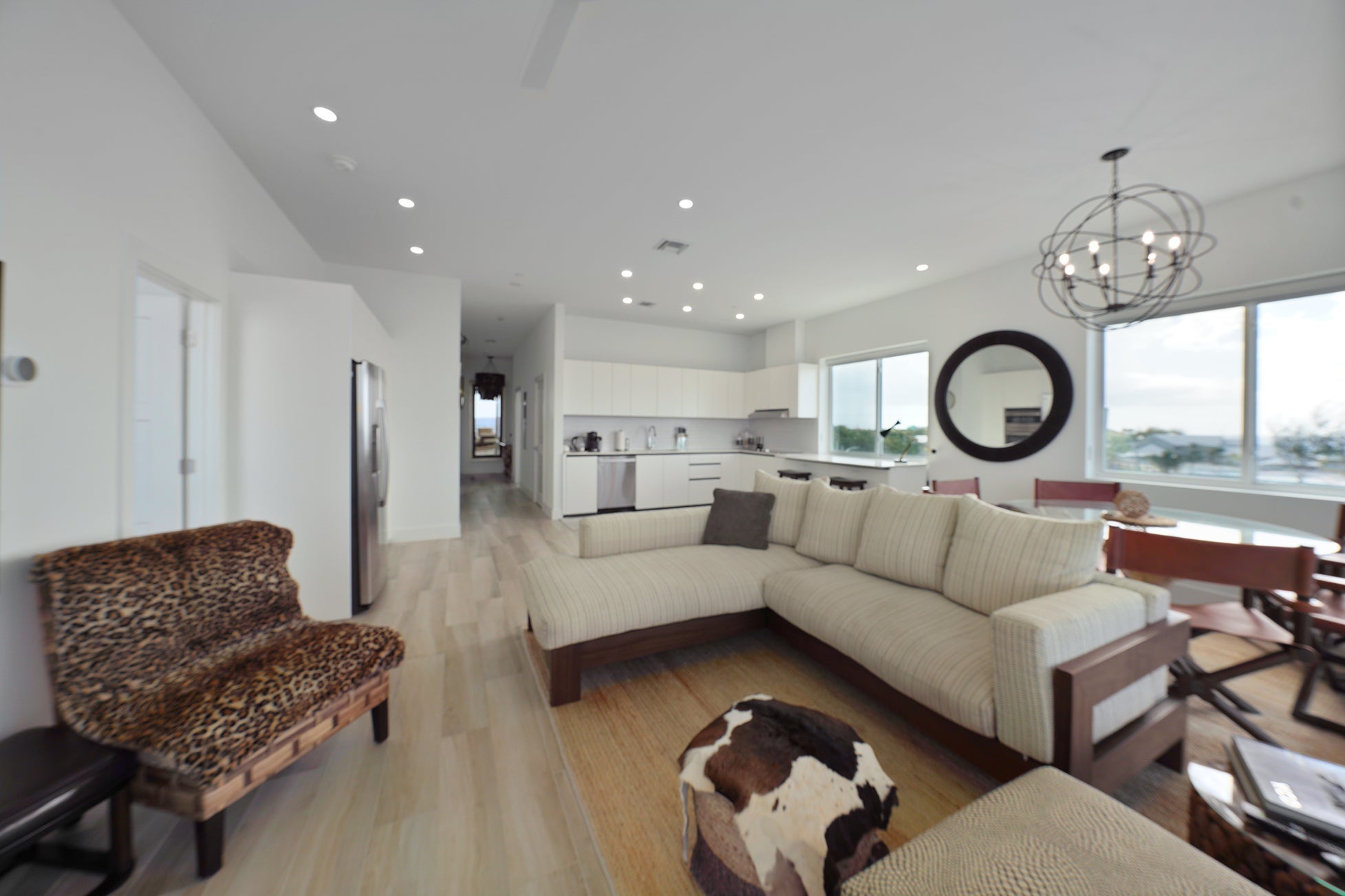 SUNSET POINT - SIGNATURE PENTHOUSE WITH VENDOR FINANCING! #25, KY