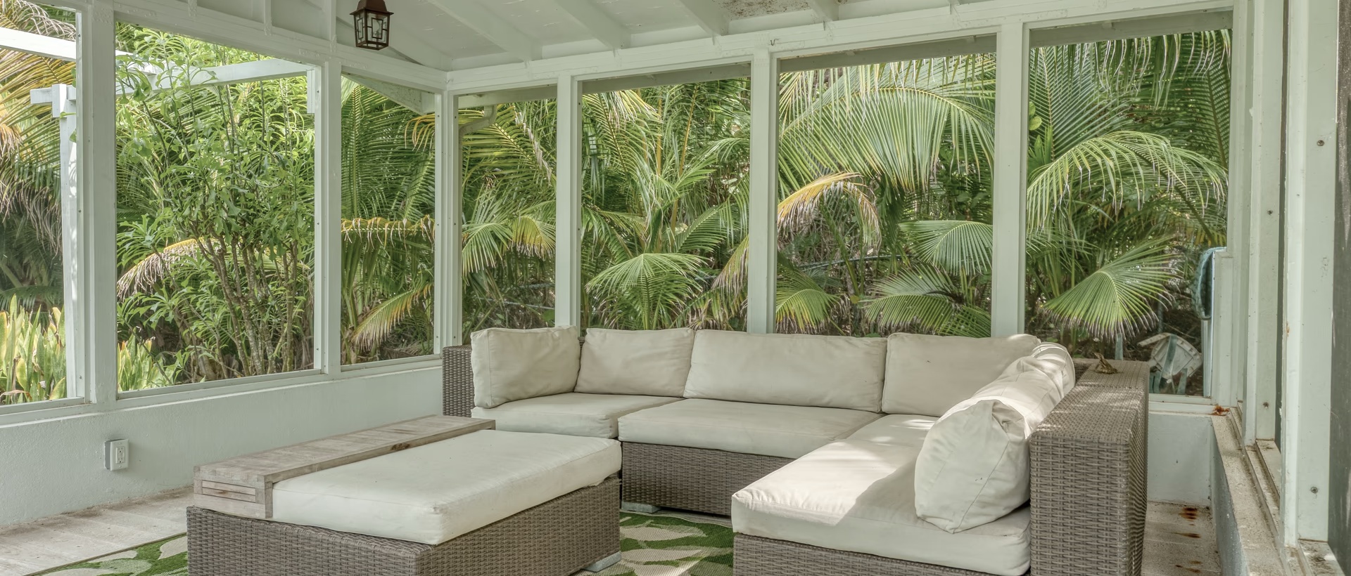 4 Bed Oceanfront Rental In West Bay