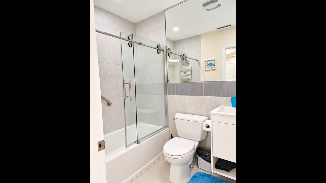 South Sound | Fully Renovated 2 Bed / 2.5 Bath | South Palms Townhome