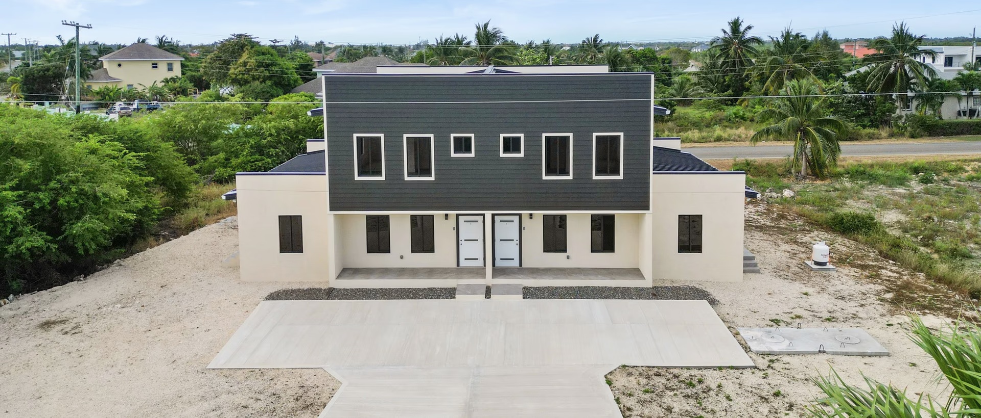 #2 Brand New 3 Bed 3.5 Bath Duplex - Lookout Gardens