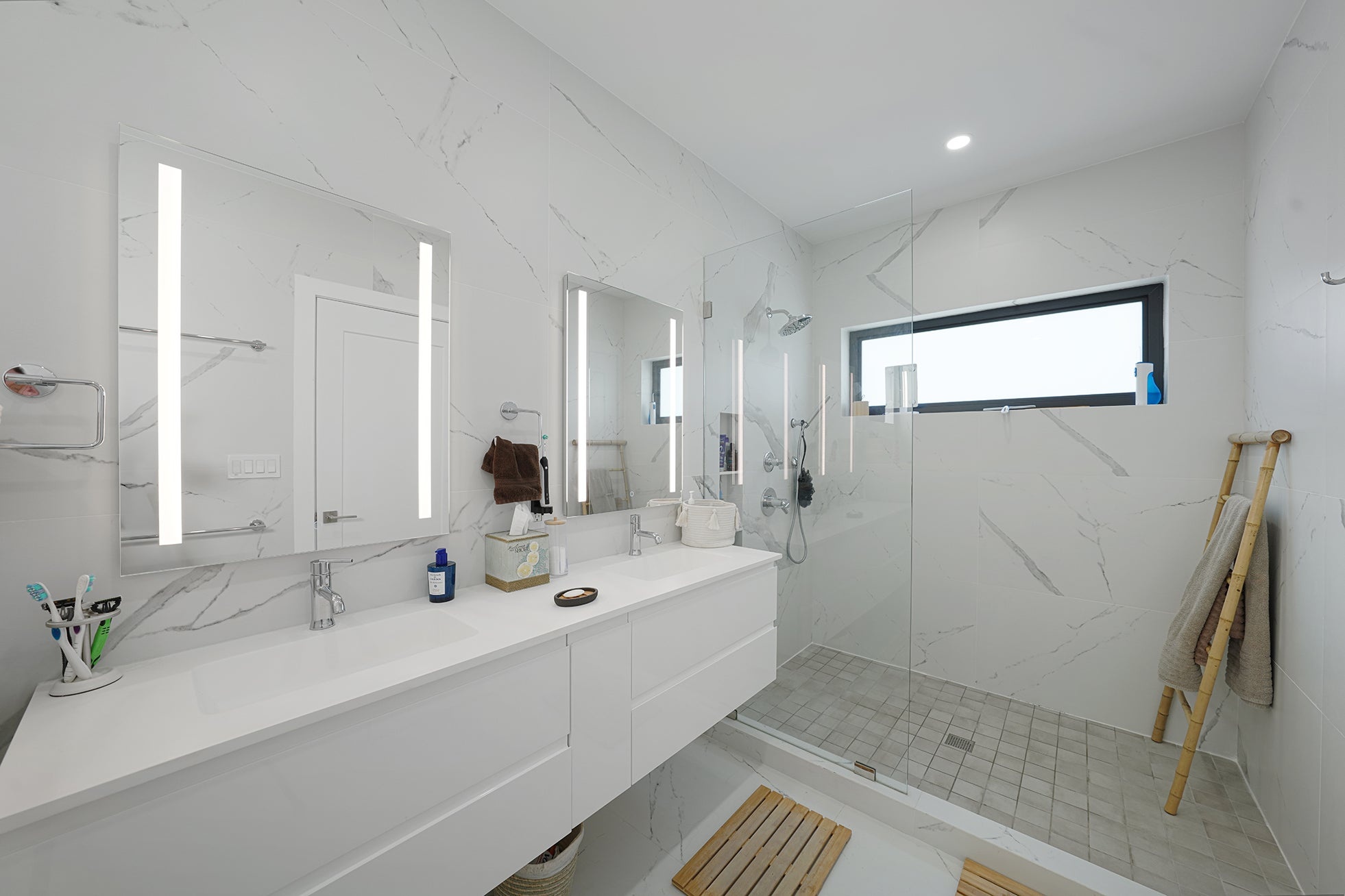 SALT AIR TOWNHOME END UNIT 4 BED #12, KY