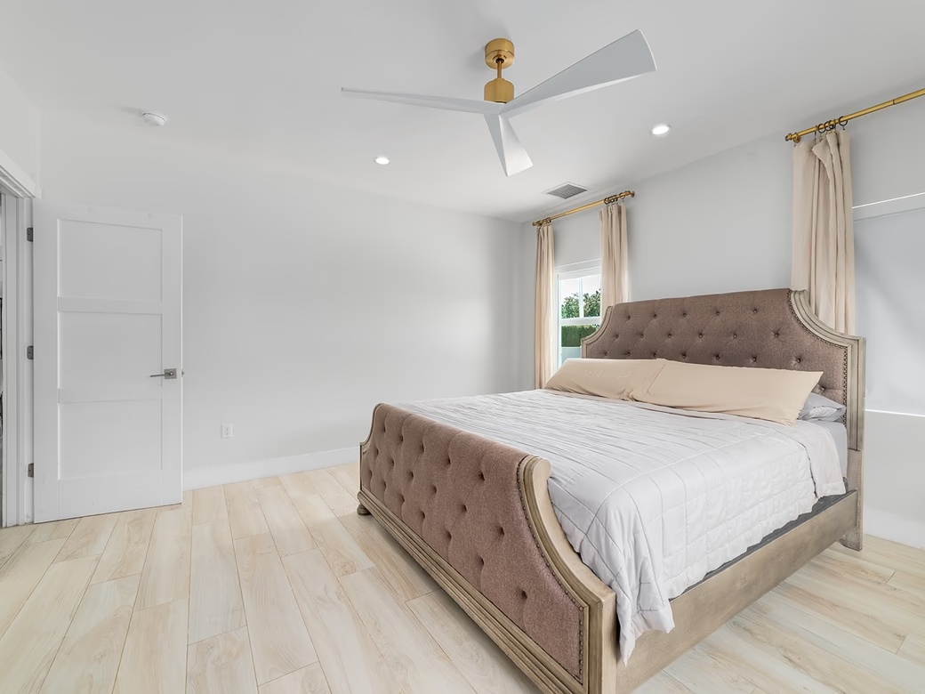 Elevated, 6-bedroom Single Family Home On A Massive Parcel