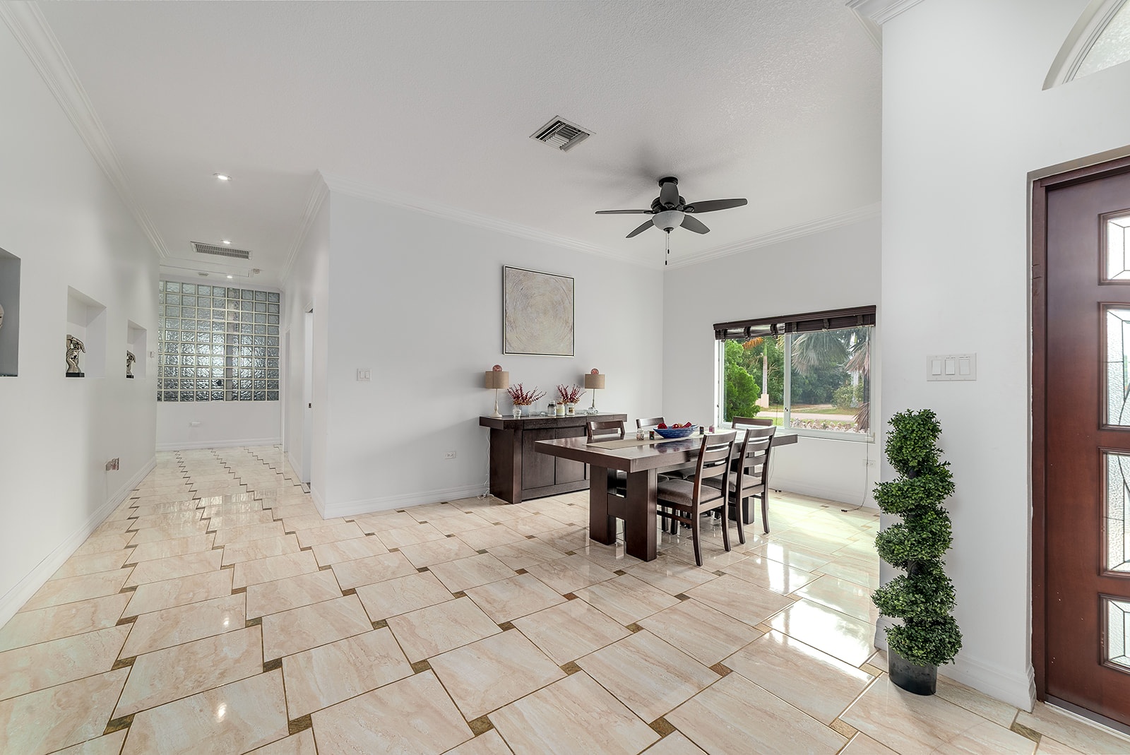 3 BED MIDWAY CLOSE FAMILY HOME