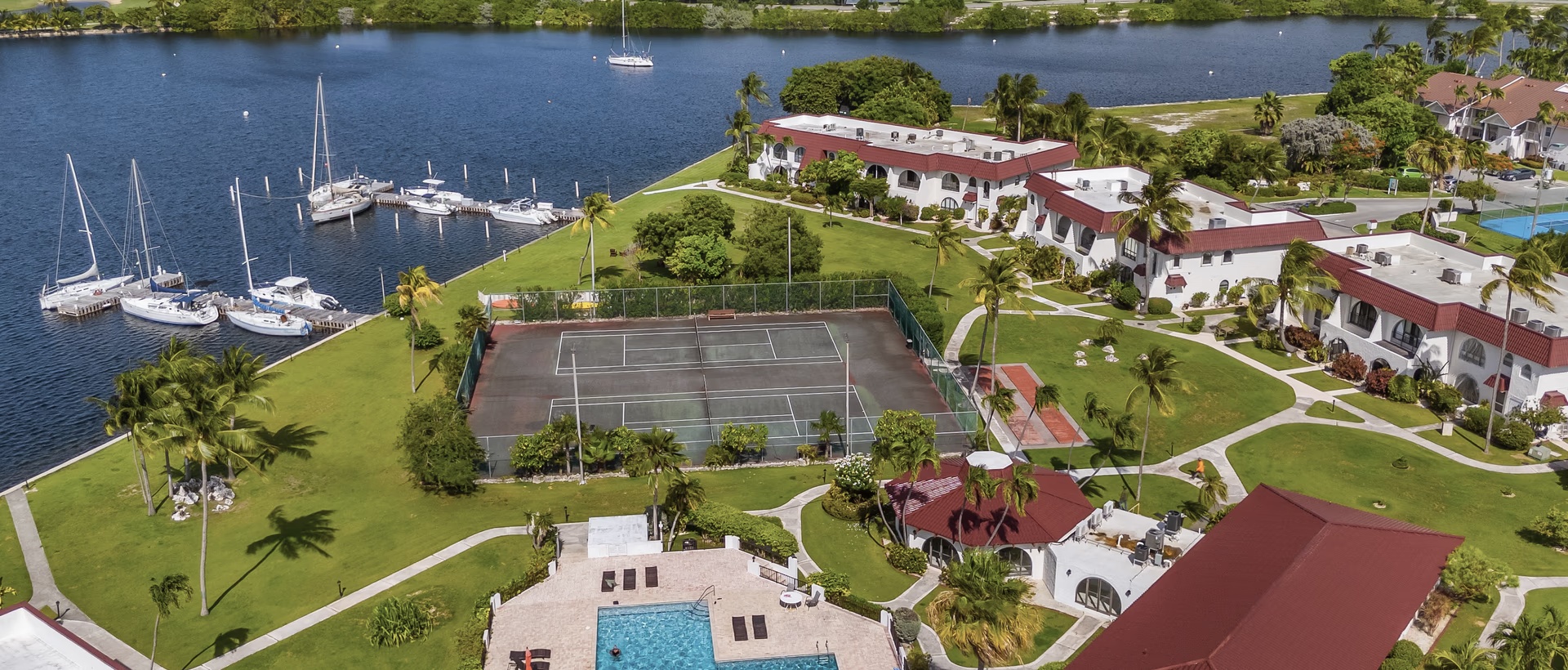 Lime Tree Bay Unique 4 Bed, 3.5 Bath With Water View