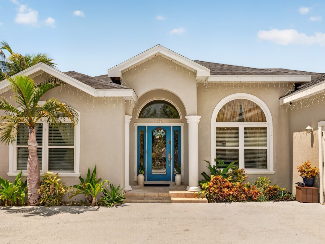 Savannah Newlands Family Home With Pool, Outside Bar & Income - Generating Guest Suite
