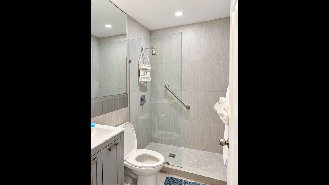South Sound | Fully Renovated 2 Bed / 2.5 Bath | South Palms Townhome