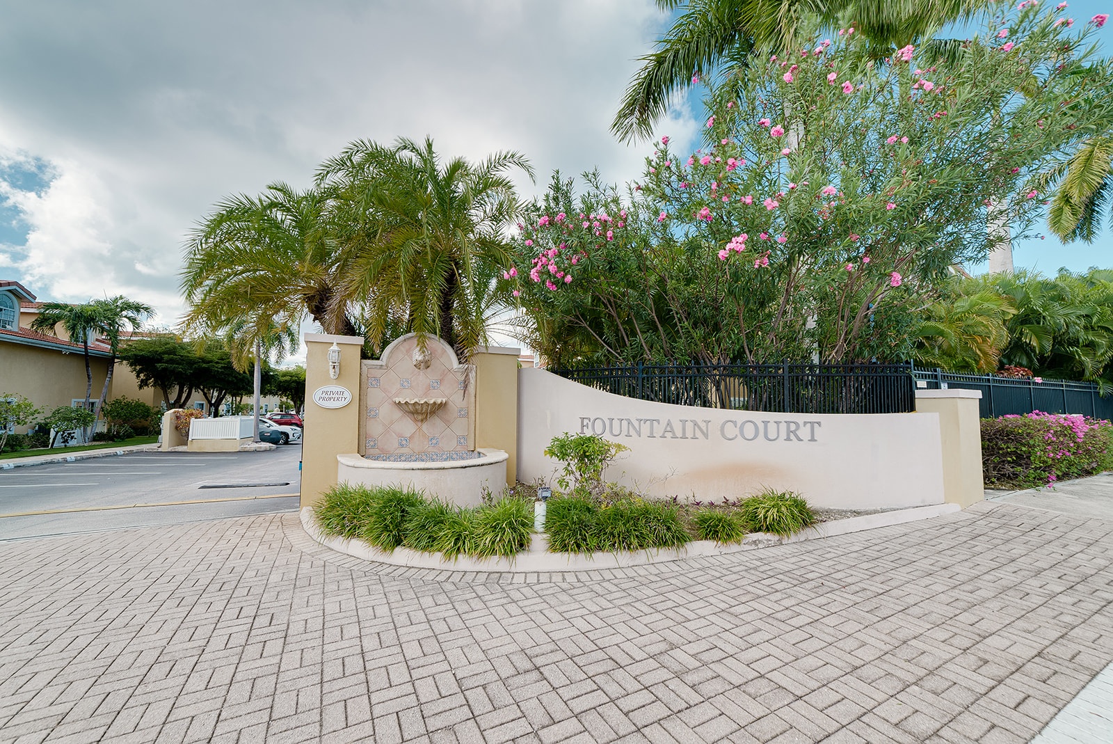 FOUNTAIN COURT 2 BED 2.5 BATH