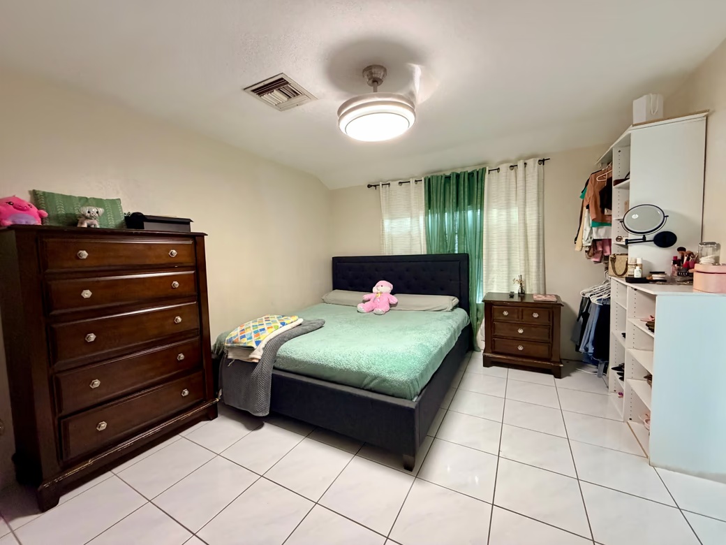 Tropical Haven - Remodeled 3 Bedroom Condo!