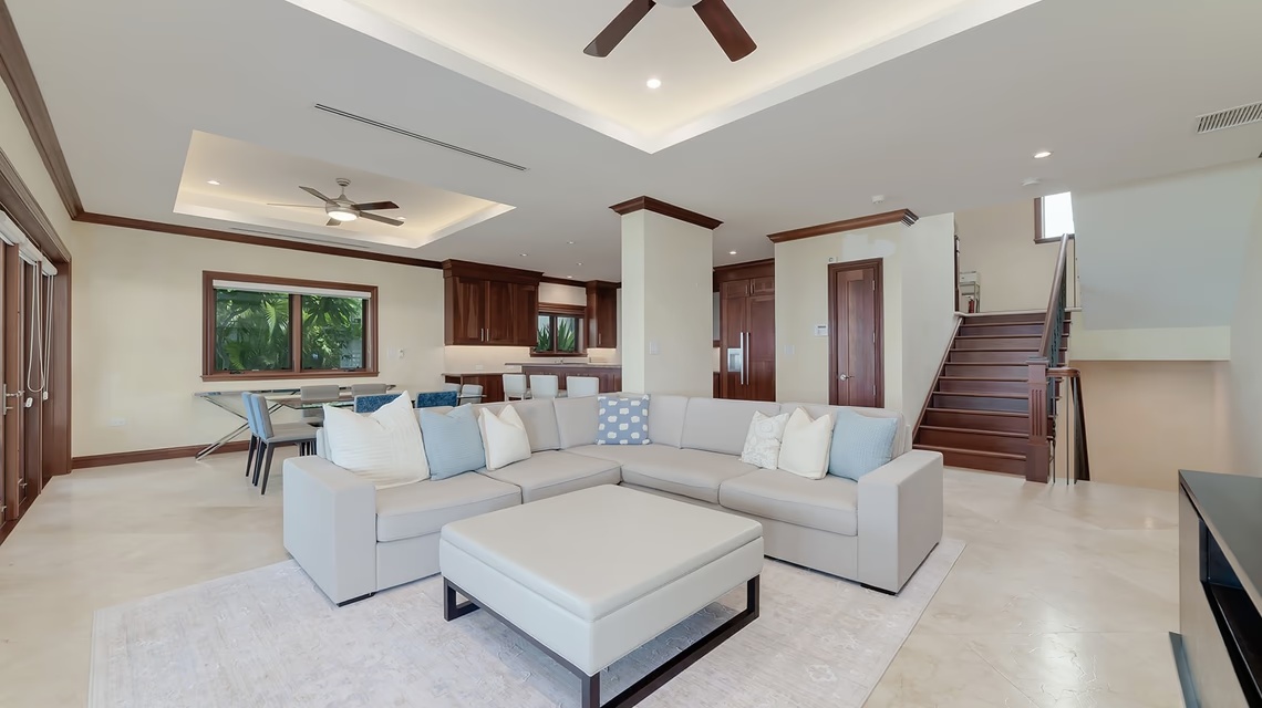 Casa Luna - Beachfront Paradise