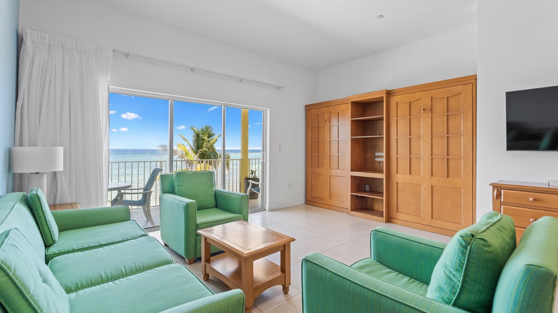 Castaway Cove Beachfront - 2 Bed, 2 Bath, A And B Lock Off Unit