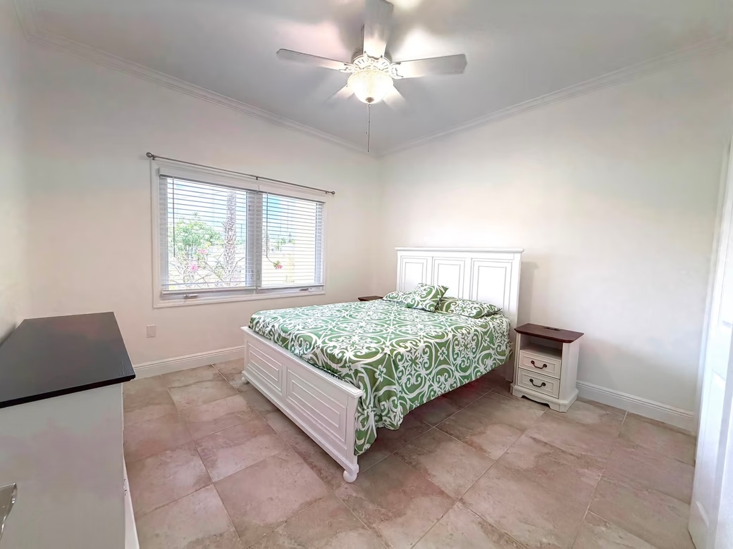 Fully Remodeled 2br Apartment In West Bay