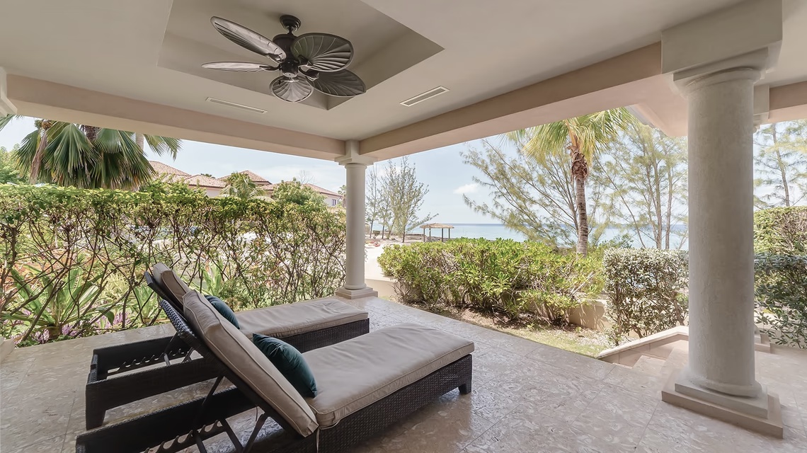 Casa Luna - Beachfront Paradise