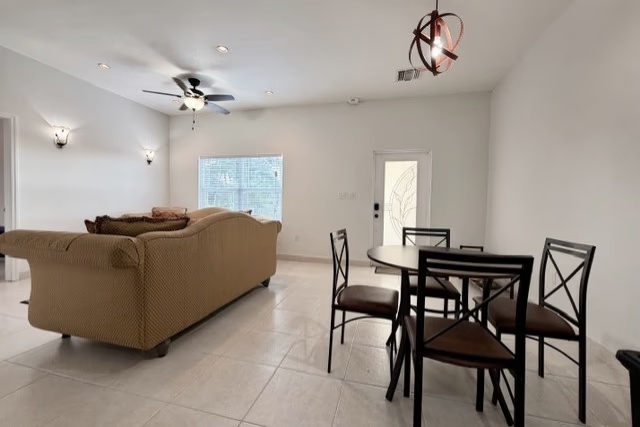 3 Bed Rental On Red Robin Dr