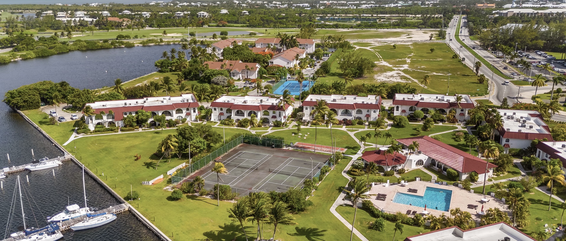 Lime Tree Bay Unique 4 Bed, 3.5 Bath With Water View
