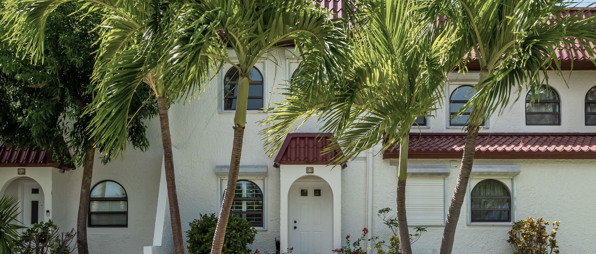 Lime Tree Bay Unique 4 Bed, 3.5 Bath With Water View