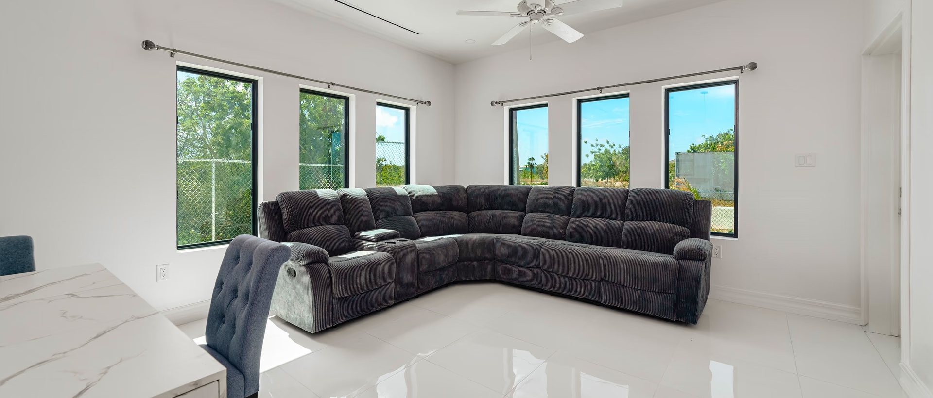 Hyre View - 3 Bed, 2 Bath Duplex