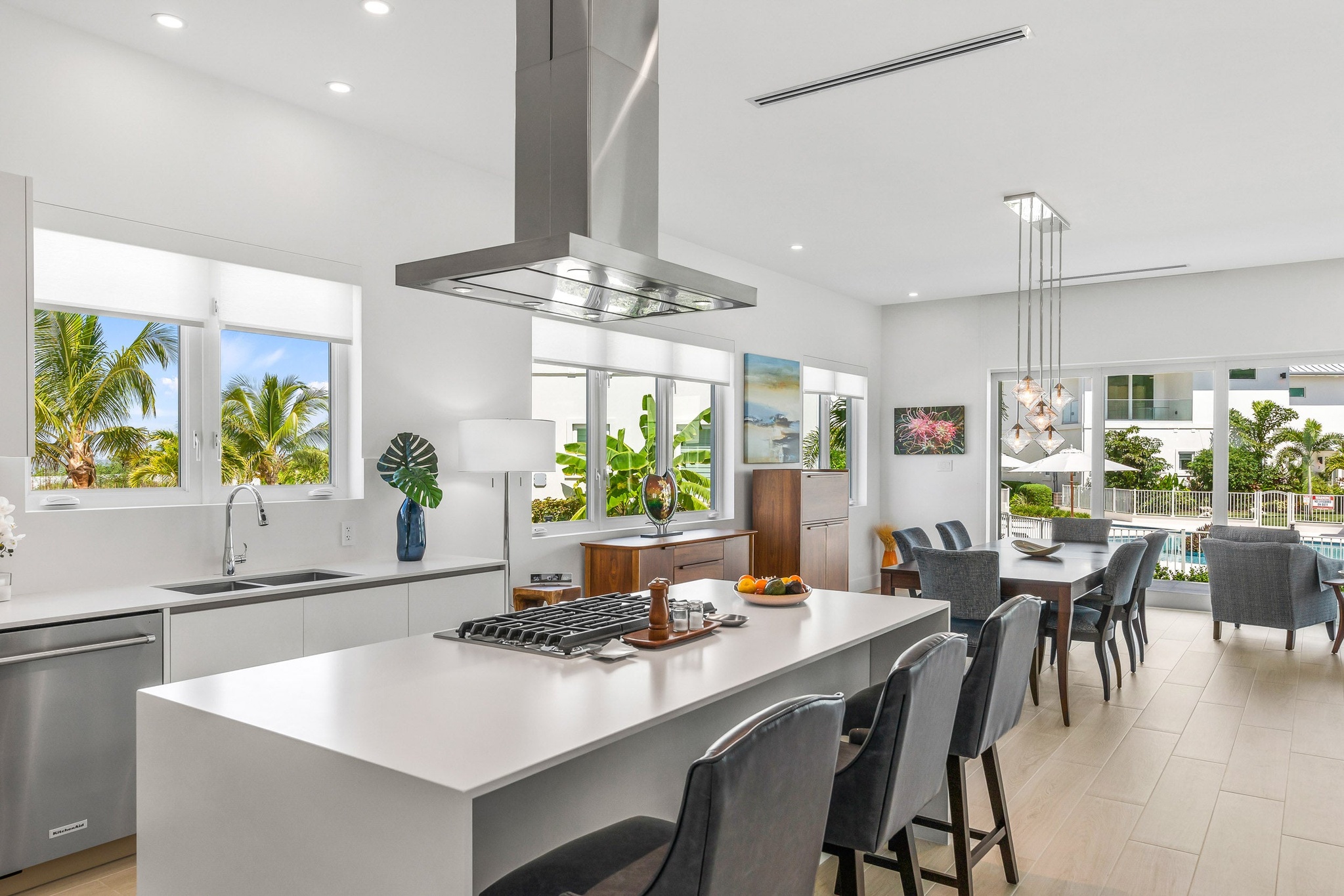 OCEANS 9 VILLA 7 WEST BAY LUXURY BEACHVIEW DETACHED HOME, KY