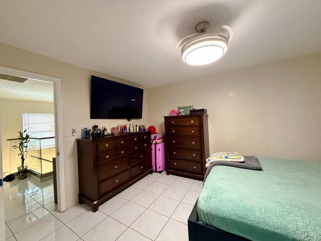 Tropical Haven - Remodeled 3 Bedroom Condo!
