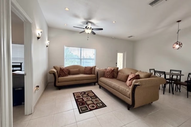 3 Bed Rental On Red Robin Dr