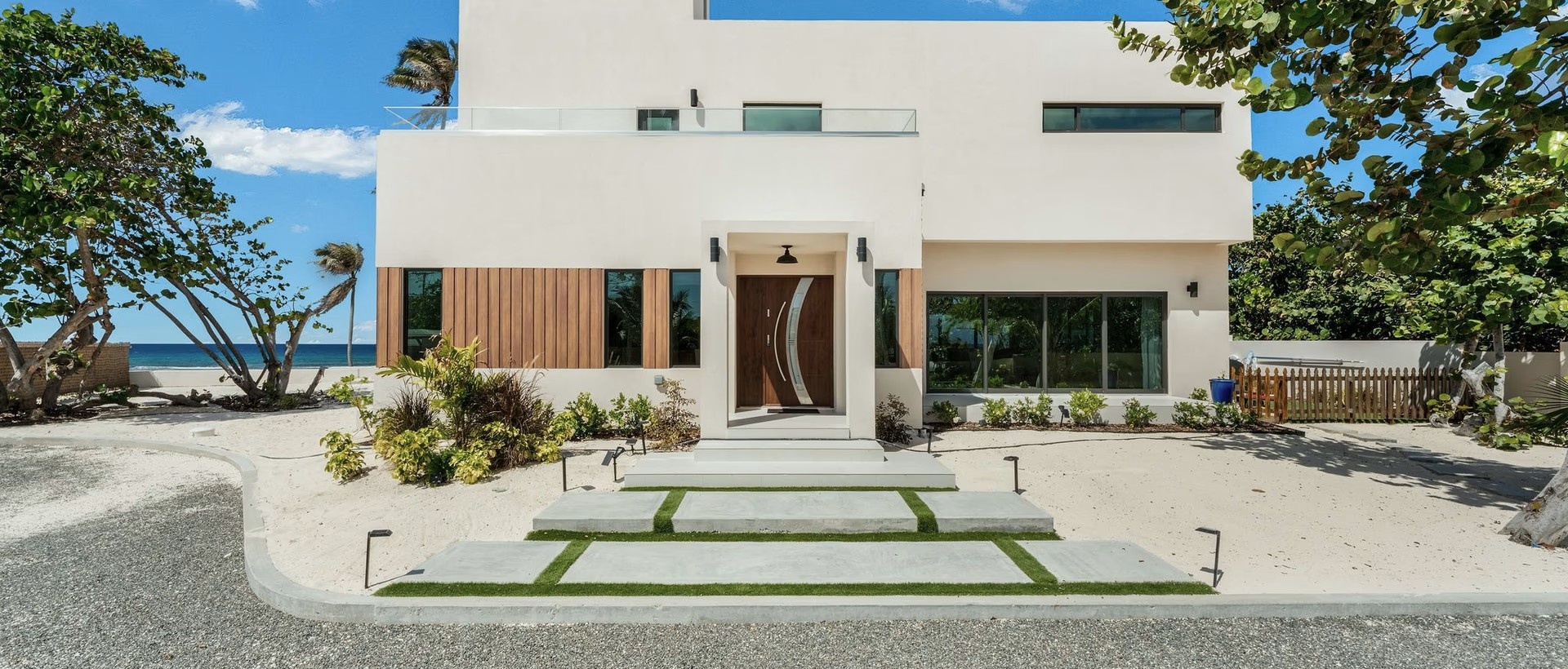 Halcyon Point - Experience Luxury Firsthand