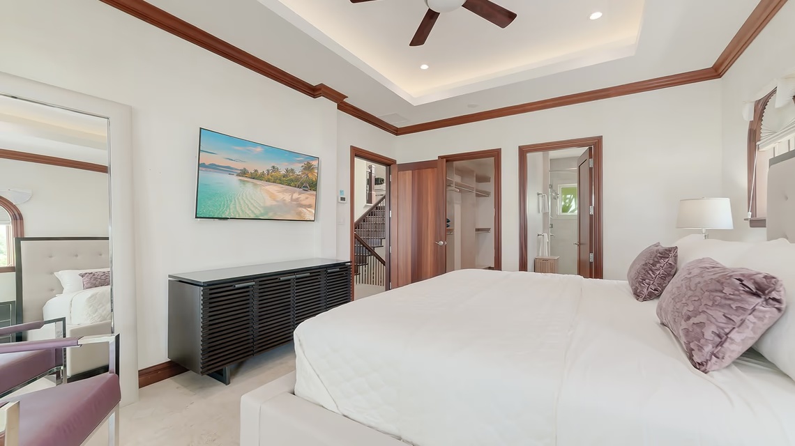 Casa Luna - Beachfront Paradise