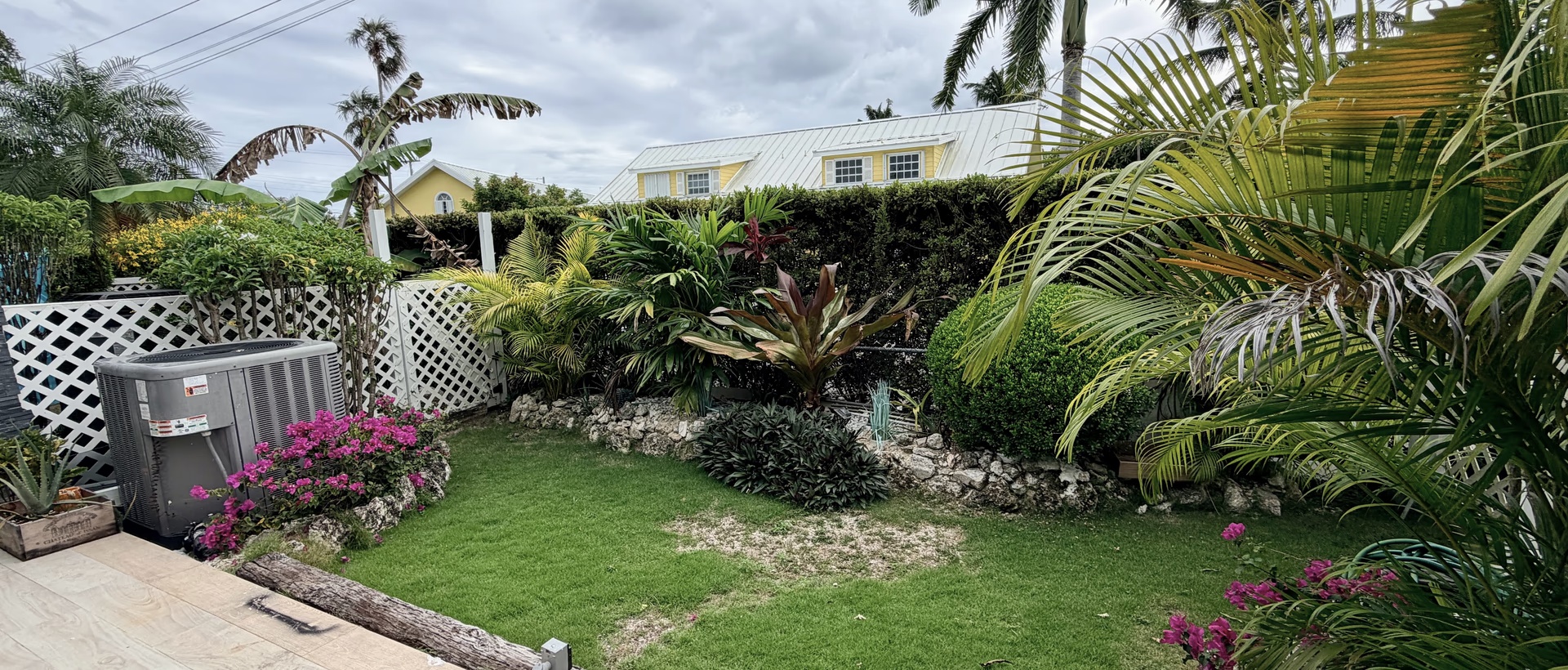 Tropical Haven - Remodeled 3 Bedroom Condo!