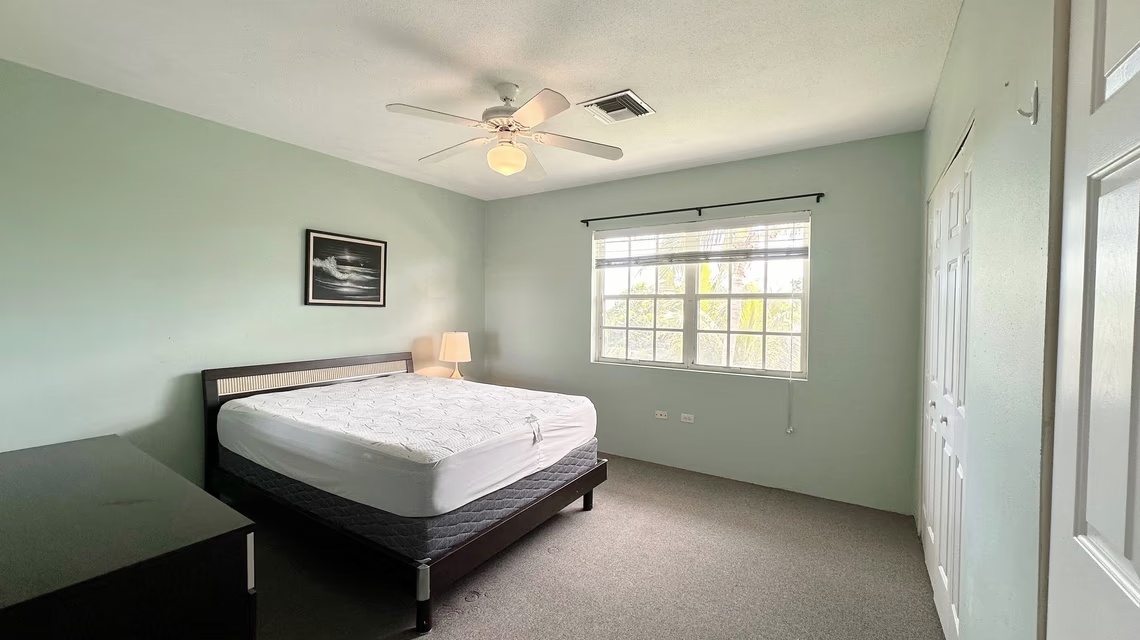 2bed/2bath - Town & Country - Smith Rd, George Town