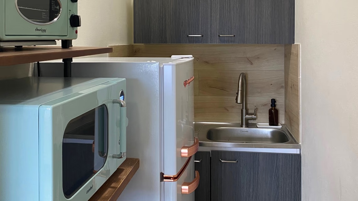 Private Efficiency 1 Bed Apt. — All Inclusive 1750