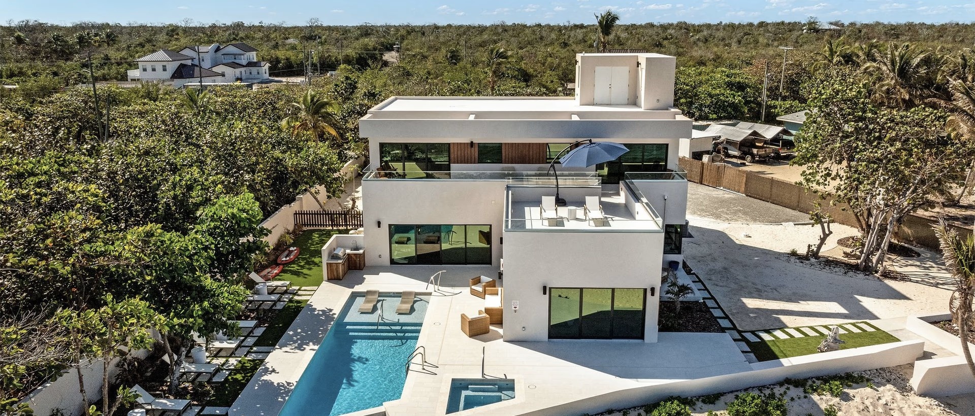 Halcyon Point - Experience Luxury Firsthand