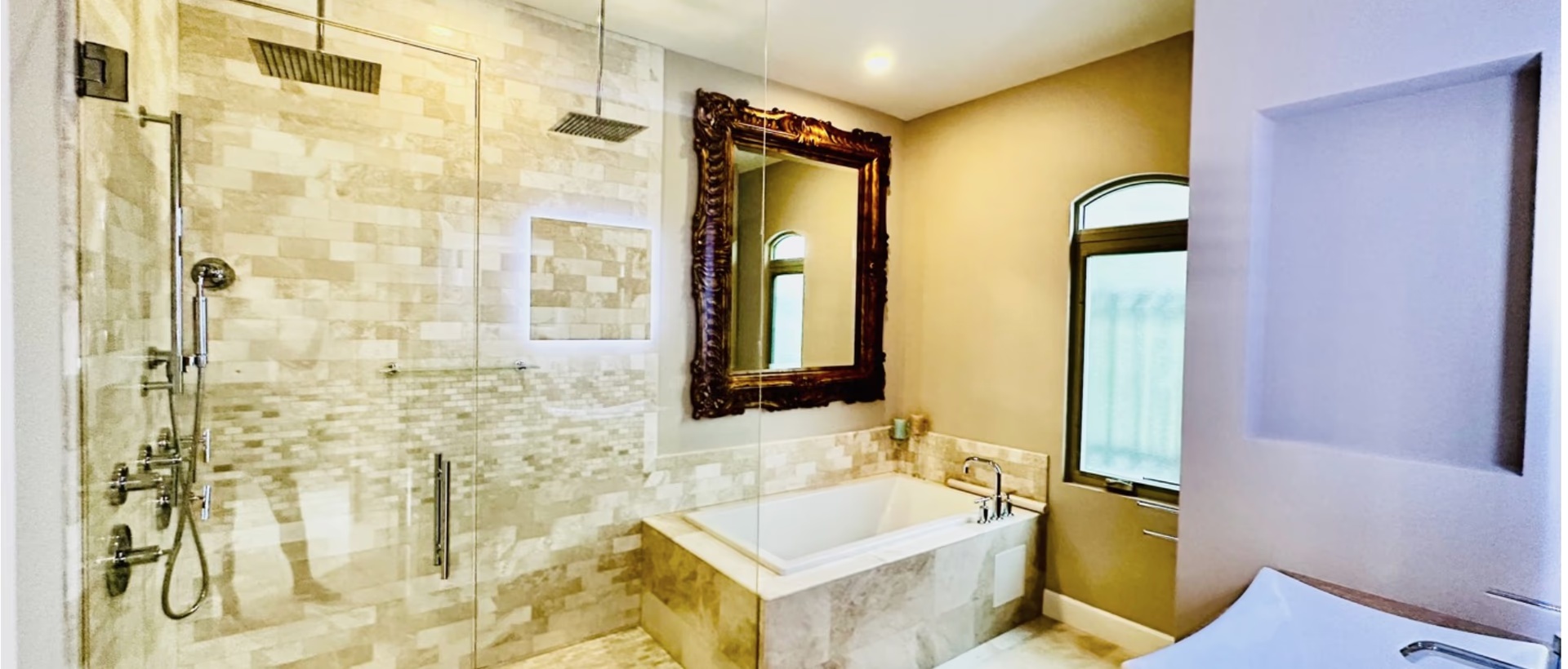 Camelot Drive - House With Private Pool & Garage – Smb Corridor