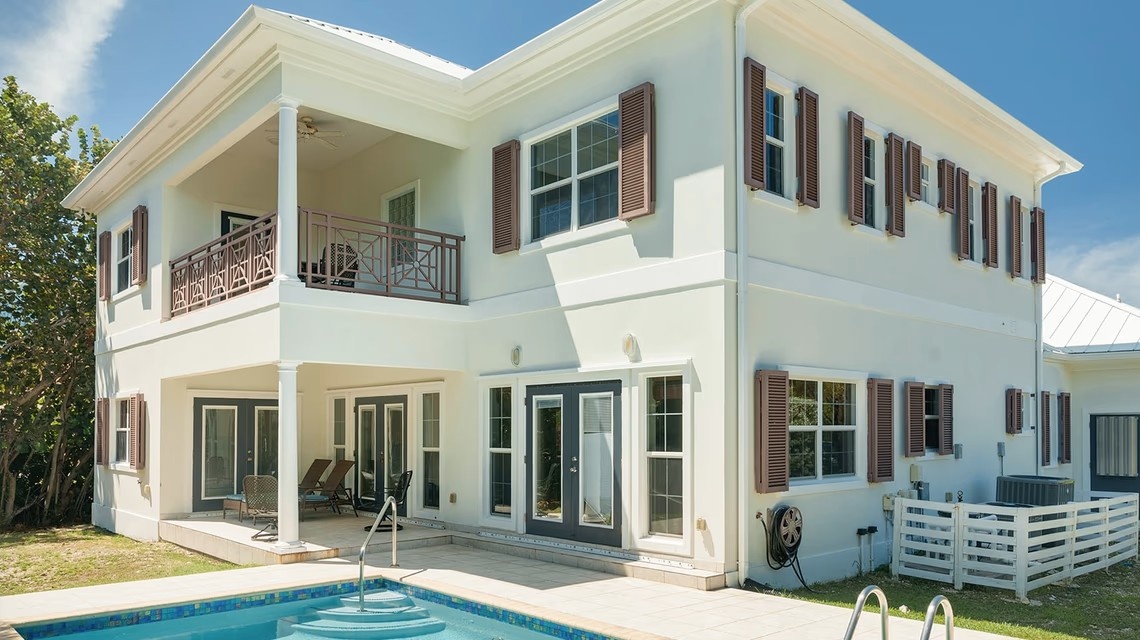 South Sound 4 Bed Single Family Home W/ Pool In Gated Community