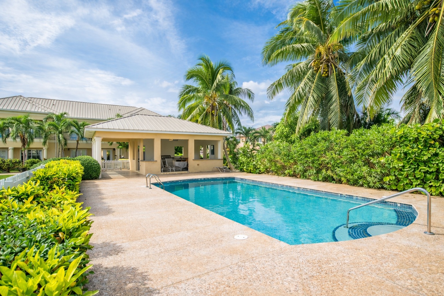 1 Bed W Den Omega Bay Gardens