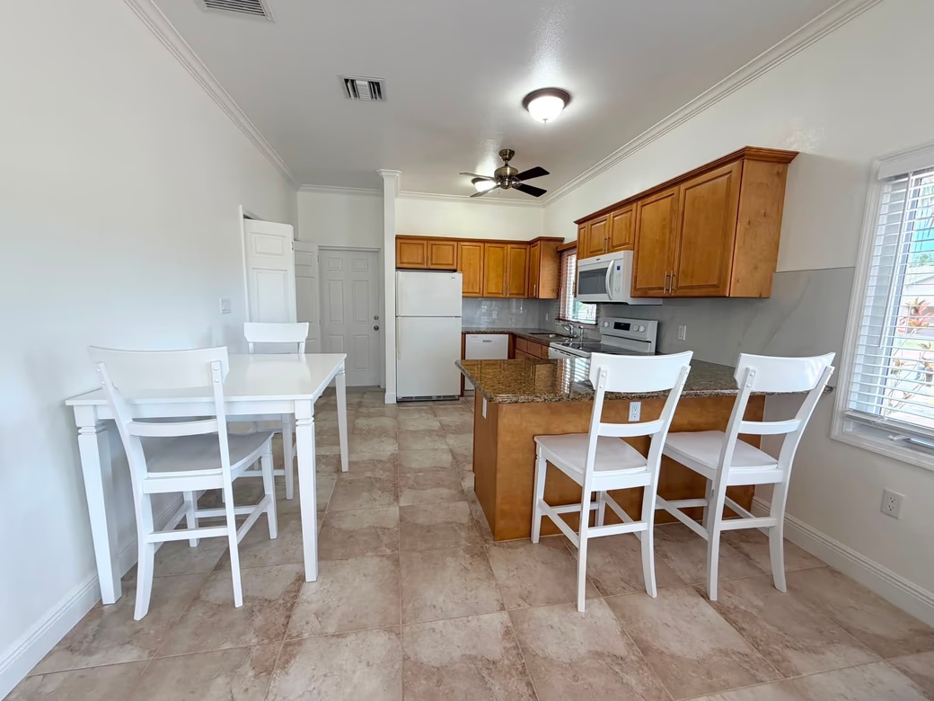 Fully Remodeled 2br Apartment In West Bay