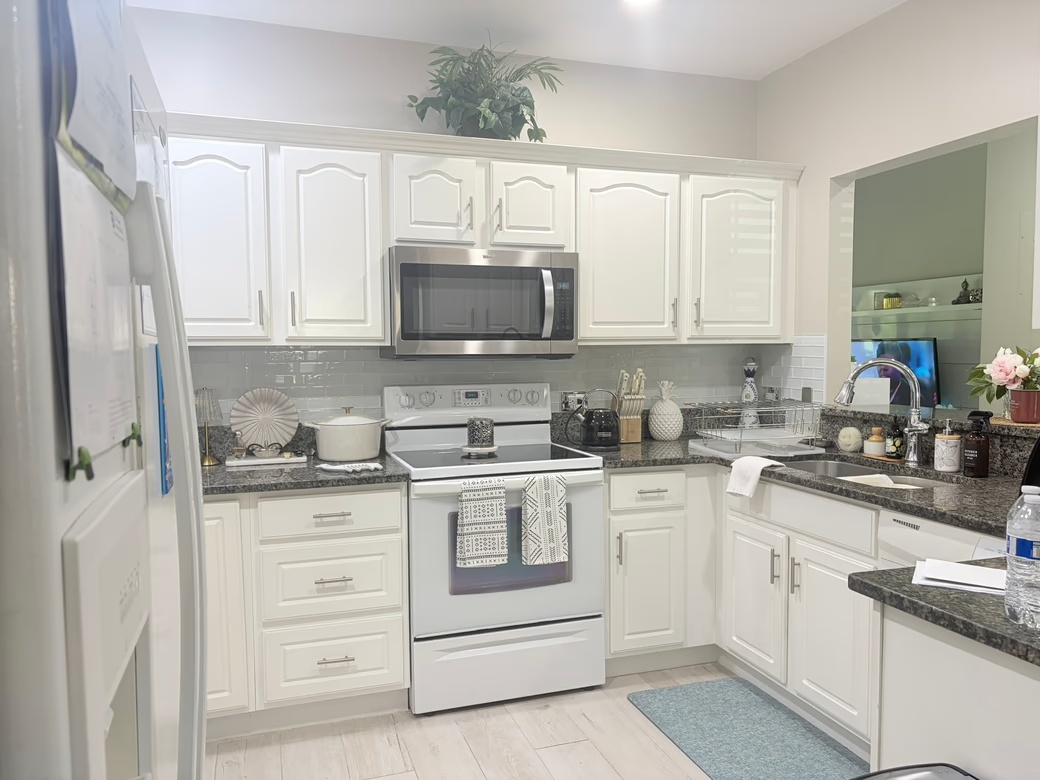 Hilton Estates - 2 Bed 2.5 Bath