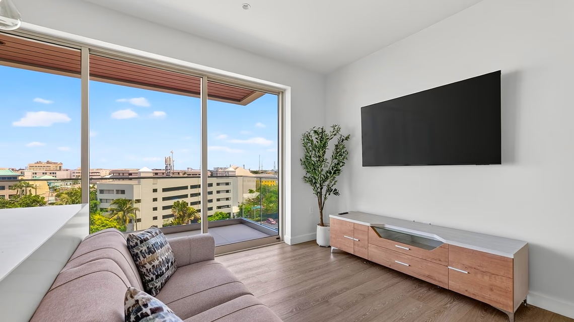 One Gt 1 Bed + Den - Unit 507