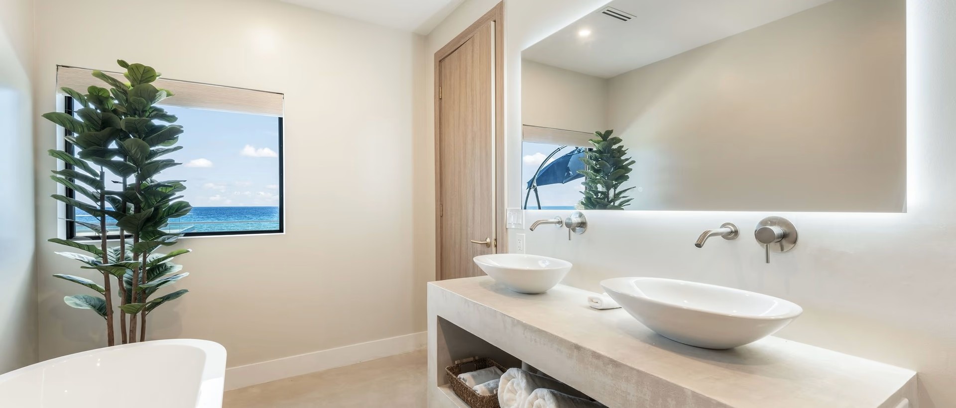 Halcyon Point - Experience Luxury Firsthand