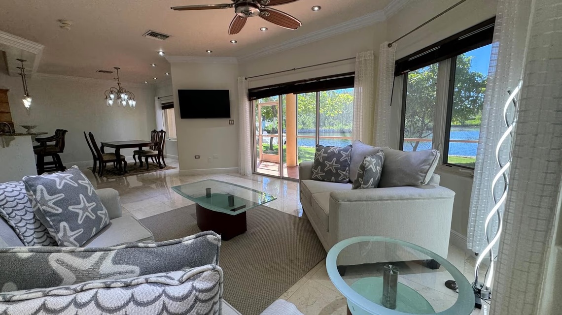 Canal - Front Living - Yacht Club Villas