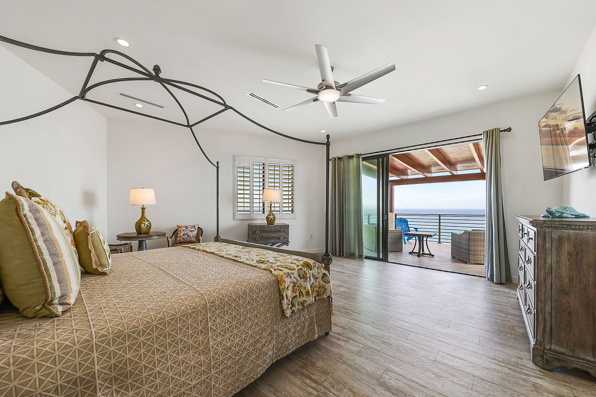 BELLA VISTA-LUXURY PANORAMIC OCEANFRONT 5 BEDROOM ESTATE, KY